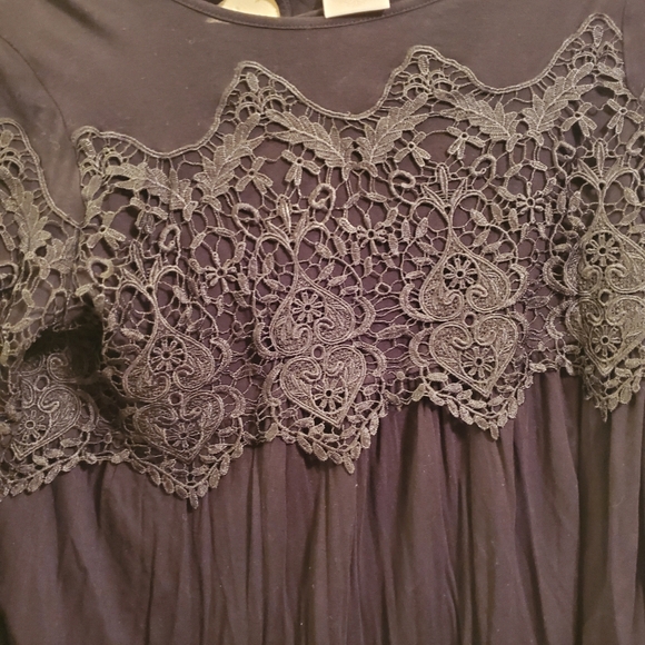 Black Blouse w/ Lace Trem Womens size Medium Brand Knox Rose - Picture 2 of 8